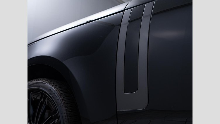 2024 認定中古車 Land Rover Range Rover サントリーニブラック D300 AWD MHEV（AT） スタンダードホイールベース HSE　D300