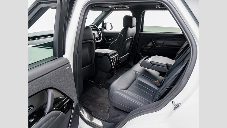 2022 認定中古車 Land Rover Range Rover Sport Fuji White 3.0 litre i6P​ Dynamic　HSE　P400