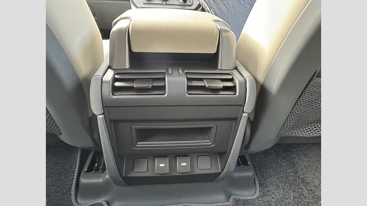 2023 認定中古車 Land Rover Defender 110 カルパチアングレイ D300 AWD（AT） S