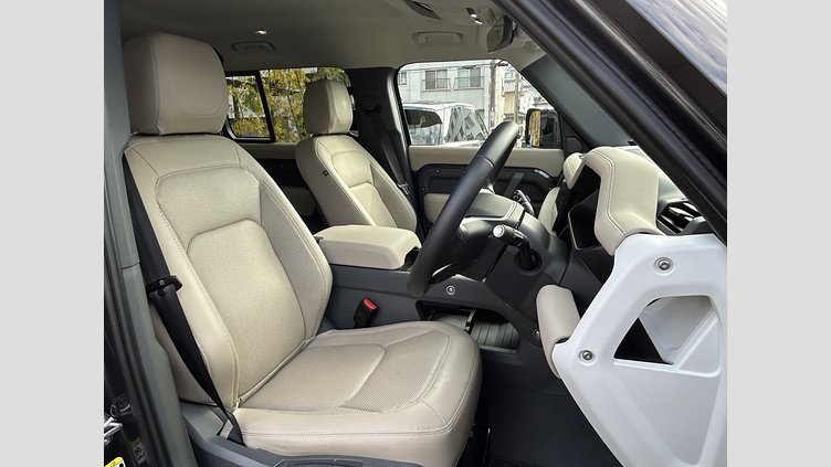 2023 認定中古車 Land Rover Defender 110 カルパチアングレイ D300 AWD（AT） S