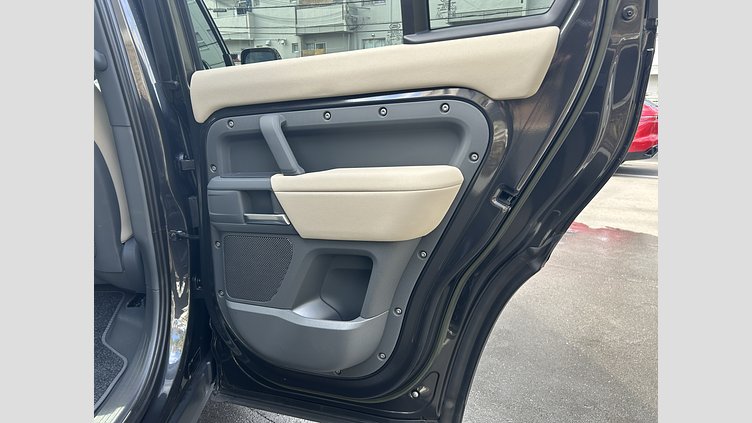 2023 認定中古車 Land Rover Defender 110 カルパチアングレイ D300 AWD（AT） S