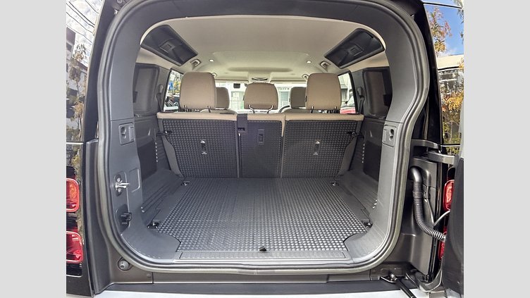 2023 認定中古車 Land Rover Defender 110 カルパチアングレイ D300 AWD（AT） S