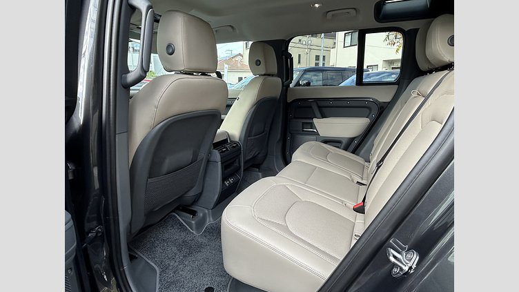 2023 認定中古車 Land Rover Defender 110 カルパチアングレイ D300 AWD（AT） S