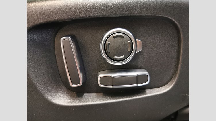 2024 認定中古車 Land Rover Range Rover Evoque アロイオスグレイ P300eプラグインハイブリッド（ガソリン） スタンダードホイールベース DYNAMIC HSE