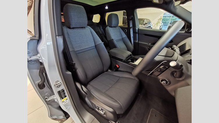 2024 認定中古車 Land Rover Range Rover Evoque アロイオスグレイ P300eプラグインハイブリッド（ガソリン） スタンダードホイールベース DYNAMIC HSE