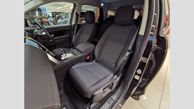 2019 認定中古車 Land Rover Discovery Sport ナルヴィックブラック D180 AWD（オートマチック） 標準ホイールベース ディスカバリー スポーツ