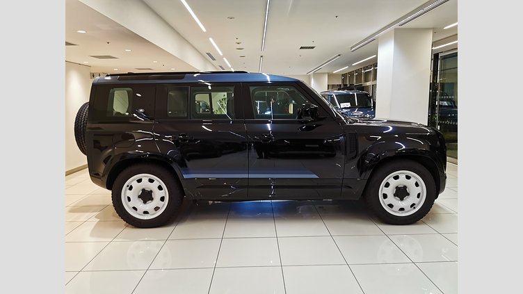 2024 認定中古車 Land Rover Defender 110 サントリーニブラック D300 AWD（AT） S