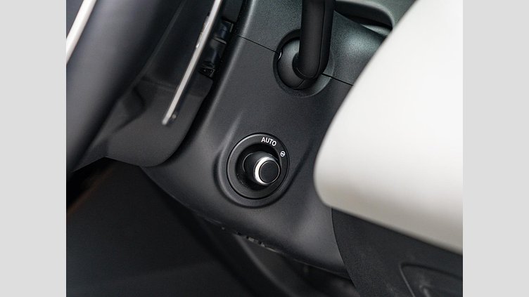 2024 認定中古車 Land Rover Range Rover Velar サントリーニブラック D200マイルドハイブリッド（ディーゼル） Dynamic SE D200 エアサスペンション