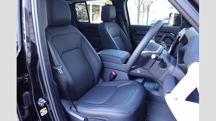 2024 認定中古車 Land Rover Defender 110 サントリーニブラック D350 ディーゼルマイルドハイブリッド S