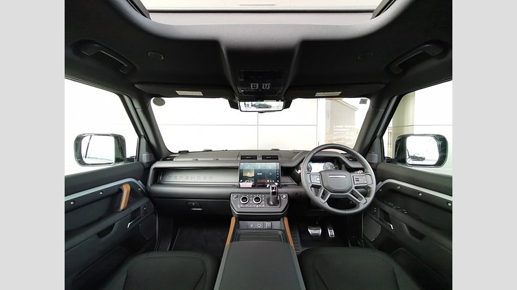 2023 認定中古車 Land Rover Defender 110 ハクバシルバー D300 AWD（AT） X