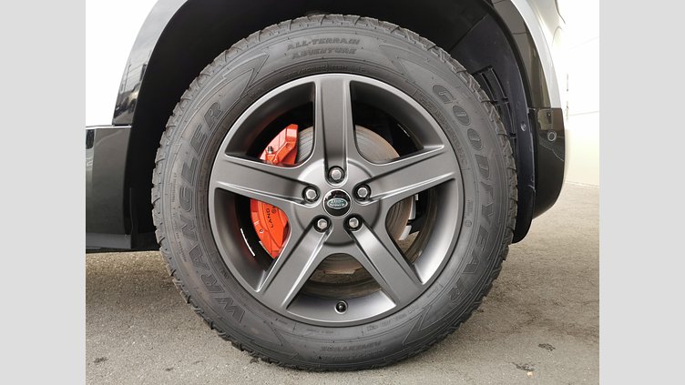 2023 認定中古車 Land Rover Defender 110 ハクバシルバー D300 AWD（AT） X