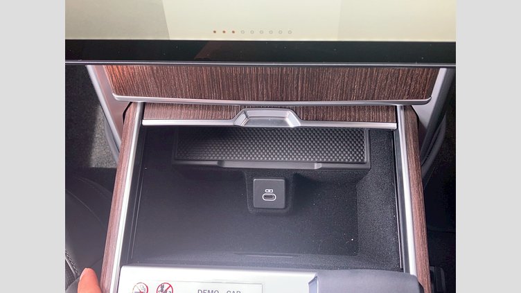 2024 認定中古車 Land Rover Range Rover フジホワイト D300 AWD MHEV（AT） スタンダードホイールベース Autobiography