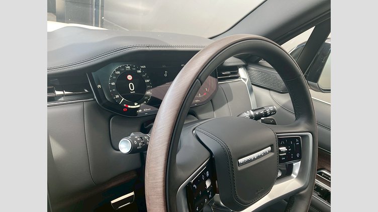 2024 認定中古車 Land Rover Range Rover フジホワイト D300 AWD MHEV（AT） スタンダードホイールベース Autobiography