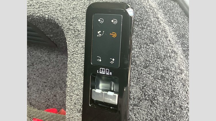 2024 認定中古車 Land Rover Range Rover フジホワイト D300 AWD MHEV（AT） スタンダードホイールベース Autobiography