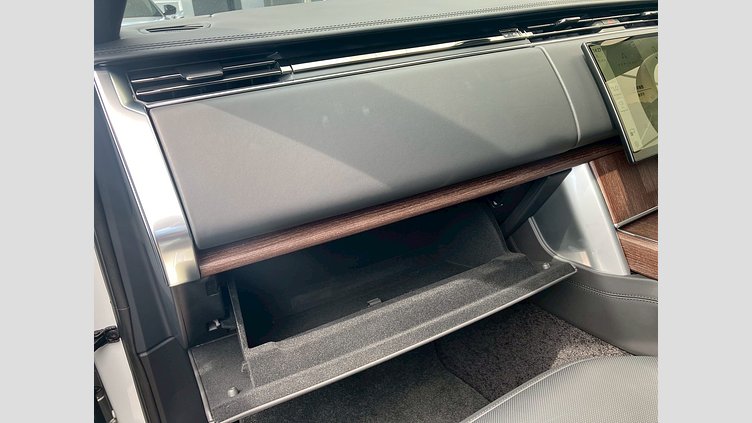 2024 認定中古車 Land Rover Range Rover フジホワイト D300 AWD MHEV（AT） スタンダードホイールベース Autobiography