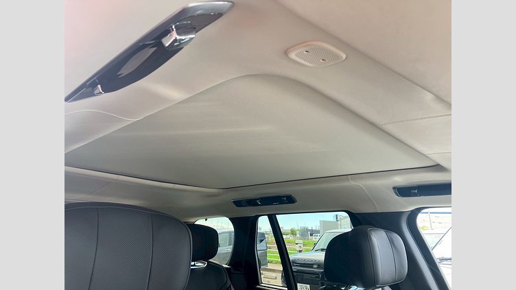 2024 認定中古車 Land Rover Range Rover フジホワイト D300 AWD MHEV（AT） スタンダードホイールベース Autobiography