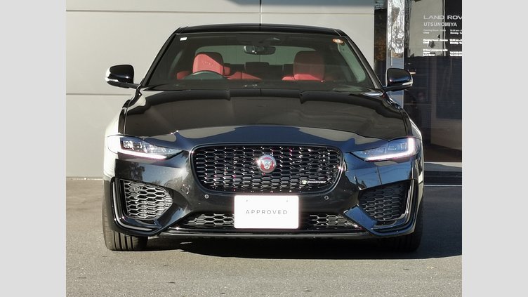 2022 認定中古車 Jaguar XE サントリーニブラック P250 RWD（オートマチック） 4 door Saloon R-DYNAMIC BLACK