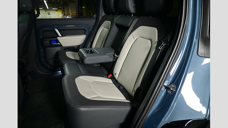 2023 認定中古車 Land Rover Defender 110 タスマンブルー D300 AWD（AT） X-DYNAMIC HSE