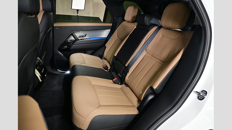 2024 認定中古車 Land Rover Range Rover Sport オストゥーニパールホワイト D300マイルドハイブリッド スタンダードホイールベース Dynamic SE