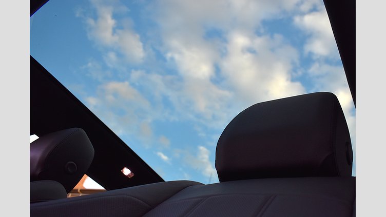 2023 認定中古車 Land Rover Range Rover Evoque フジホワイト D200 AWD（オートマチック）MHEV R-DYNAMIC SE