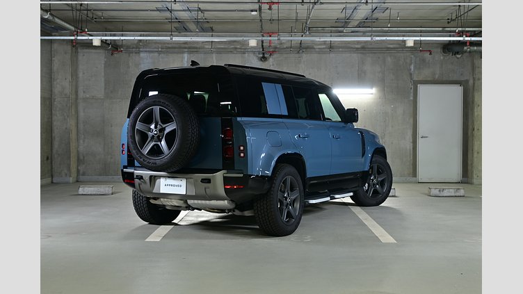 2025 認定中古車 Land Rover Defender 110 タスマンブルー D350 ディーゼルマイルドハイブリッド X-Dynamic SE