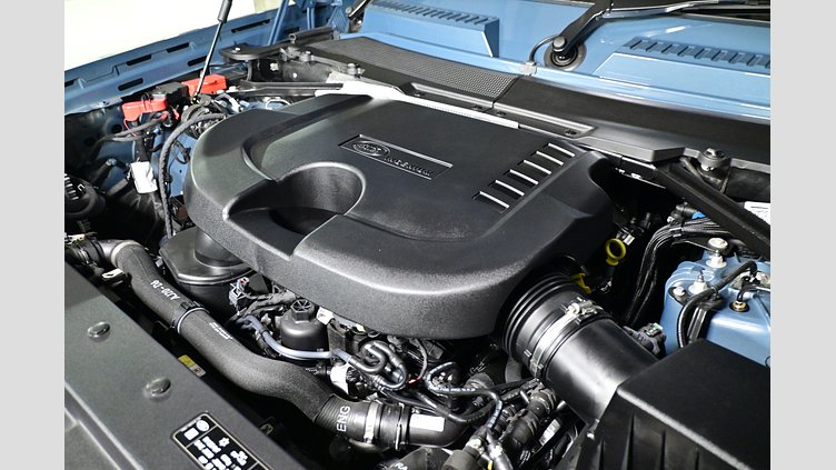 2025 認定中古車 Land Rover Defender 110 タスマンブルー D350 ディーゼルマイルドハイブリッド X-Dynamic SE