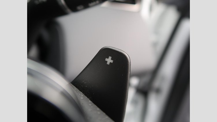 2020 認定中古車 Land Rover Range Rover Evoque フジホワイト P250 R-DYNAMIC S