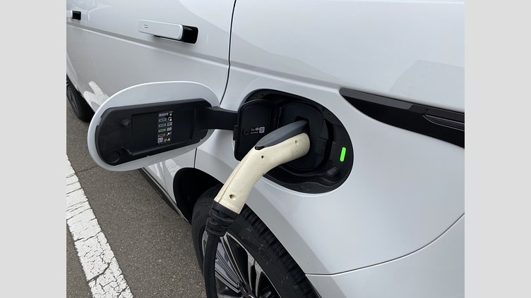 2024 認定中古車 Land Rover Range Rover Evoque フジホワイト P300eプラグインハイブリッド（ガソリン） スタンダードホイールベース DYNAMIC HSE