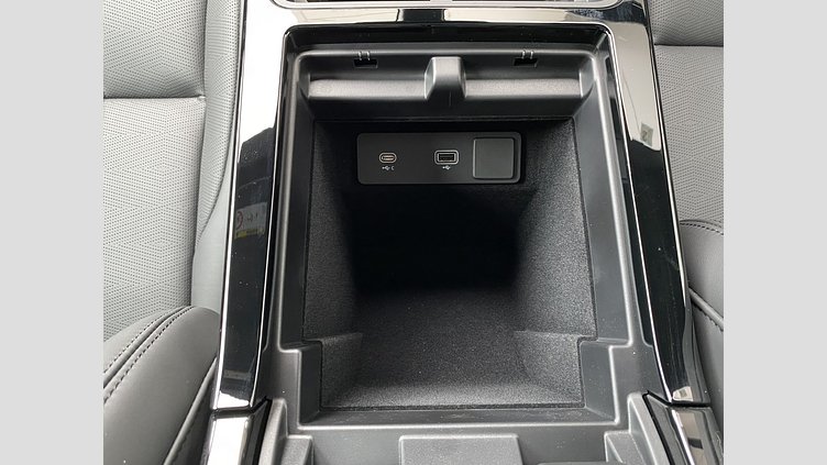 2024 認定中古車 Land Rover Range Rover Evoque フジホワイト P300eプラグインハイブリッド（ガソリン） スタンダードホイールベース DYNAMIC HSE