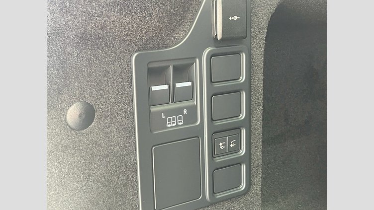 2024 認定中古車 Land Rover Discovery シャラントグレイ D350マイルドハイブリッド（ディーゼル） S