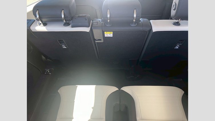 2024 認定中古車 Land Rover Discovery シャラントグレイ D350マイルドハイブリッド（ディーゼル） S