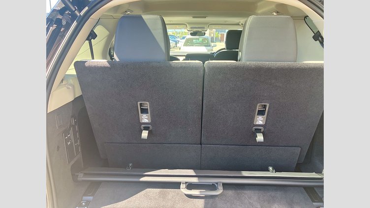 2024 認定中古車 Land Rover Discovery シャラントグレイ D350マイルドハイブリッド（ディーゼル） S