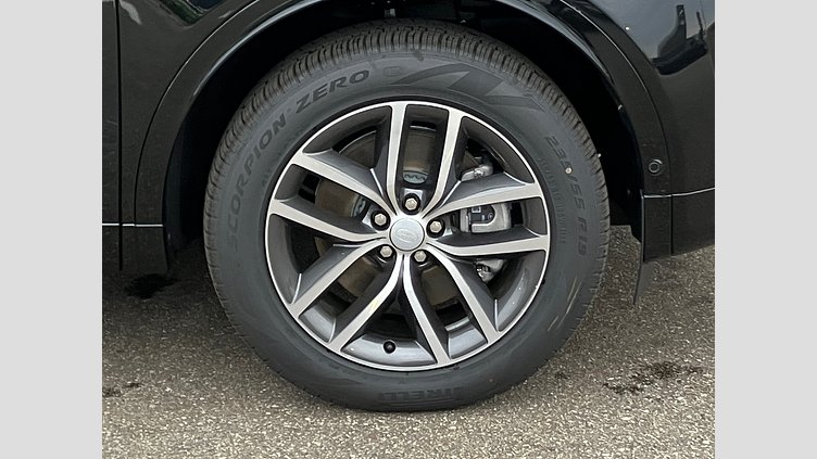 2024 認定中古車 Land Rover Discovery Sport サントリーニブラック D200マイルドハイブリッド（ディーゼル） 標準ホイール S