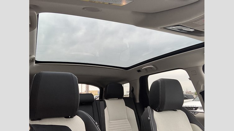 2024 認定中古車 Land Rover Discovery Sport サントリーニブラック D200マイルドハイブリッド（ディーゼル） 標準ホイール S