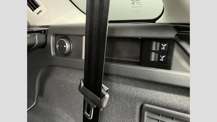 2024 認定中古車 Land Rover Discovery Sport サントリーニブラック D200マイルドハイブリッド（ディーゼル） 標準ホイール S
