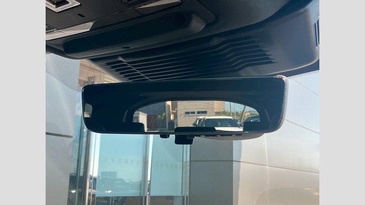 2025 認定中古車 Land Rover Discovery Sport サントリーニブラック プラグインハイブリッド（ガソリン） 標準ホイール Dynamic HSE