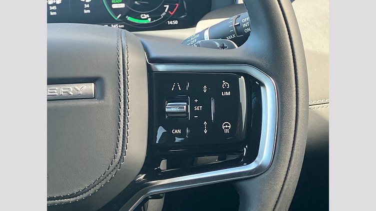 2025 認定中古車 Land Rover Discovery Sport サントリーニブラック プラグインハイブリッド（ガソリン） 標準ホイール Dynamic HSE