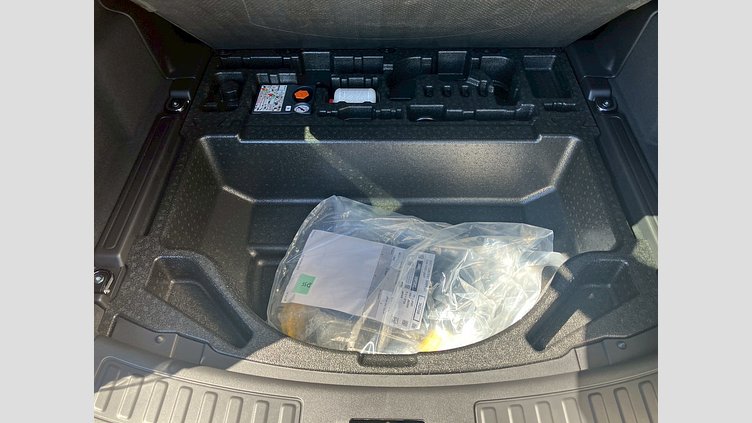 2025 認定中古車 Land Rover Discovery Sport サントリーニブラック プラグインハイブリッド（ガソリン） 標準ホイール Dynamic HSE