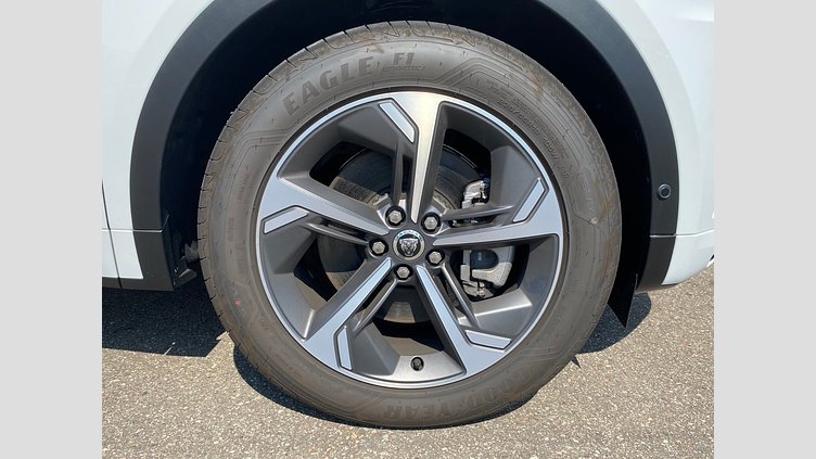 2024 認定中古車 Jaguar E-Pace フジホワイト P250（ガソリン） R-DYNAMIC SE