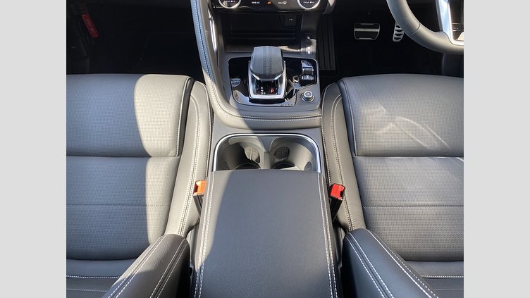 2024 認定中古車 Jaguar E-Pace フジホワイト P250（ガソリン） R-DYNAMIC SE