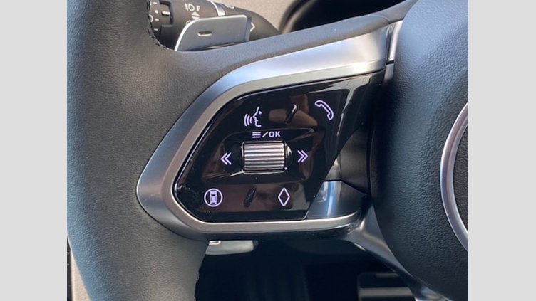 2024 認定中古車 Jaguar E-Pace フジホワイト P250（ガソリン） R-DYNAMIC SE