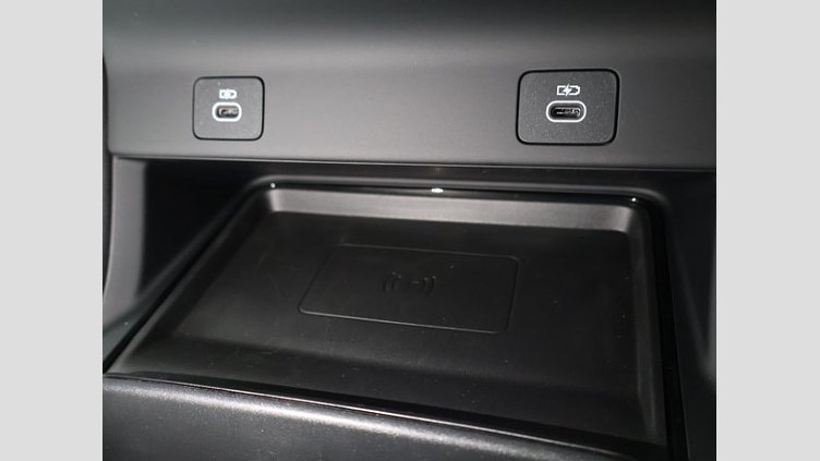 2024 認定中古車 Land Rover Discovery Sport オストゥーニパールホワイト D200マイルドハイブリッド（ディーゼル） 標準ホイール DYNAMIC SE