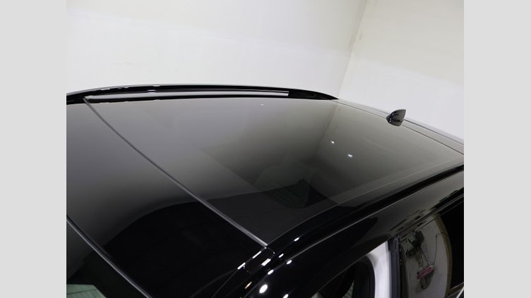 2024 認定中古車 Land Rover Discovery Sport オストゥーニパールホワイト D200マイルドハイブリッド（ディーゼル） 標準ホイール DYNAMIC SE