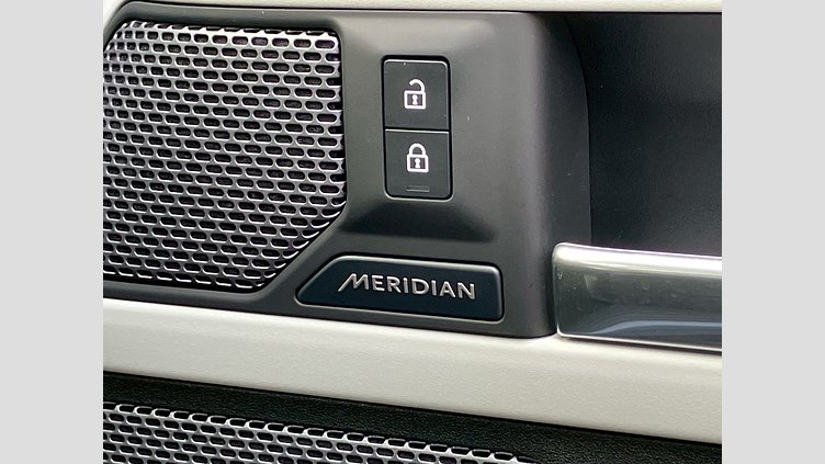 2021 認定中古車 Land Rover Defender 90 タスマンブルー P300 AWD（AT） SE