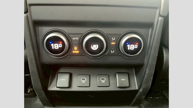 2021 認定中古車 Land Rover Defender 90 タスマンブルー P300 AWD（AT） SE