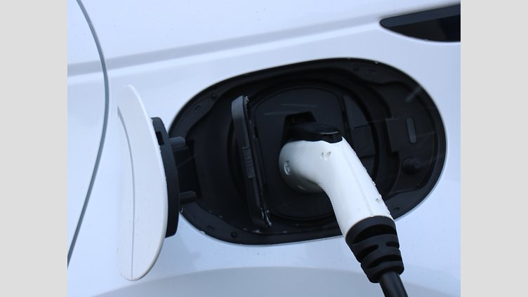 2022 認定中古車 Land Rover Range Rover Evoque オストゥーニパールホワイト P300e AWD（オートマチック）PHEV AUTOBIOGRAPHY