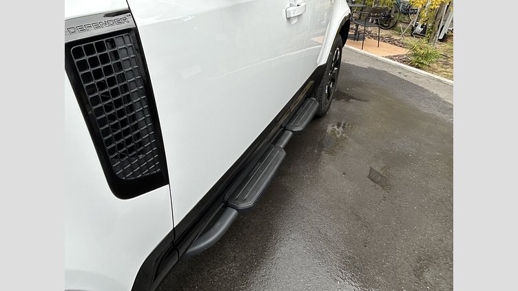 2023 認定中古車 Land Rover Defender 110 フジホワイト D300 AWD（AT） X-DYNAMIC HSE