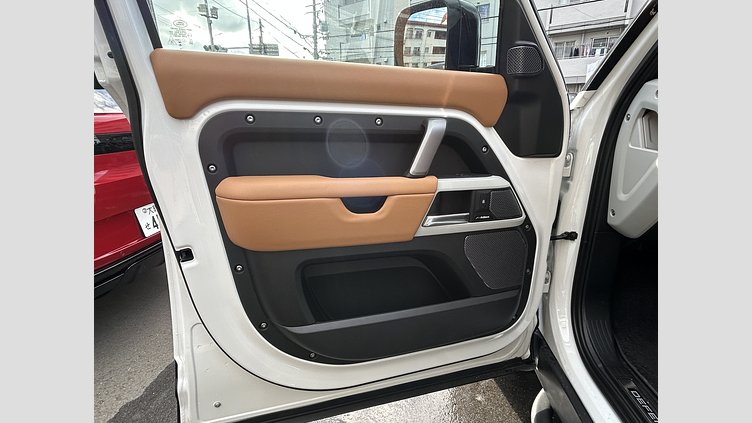 2023 認定中古車 Land Rover Defender 110 フジホワイト D300 AWD（AT） X-DYNAMIC HSE