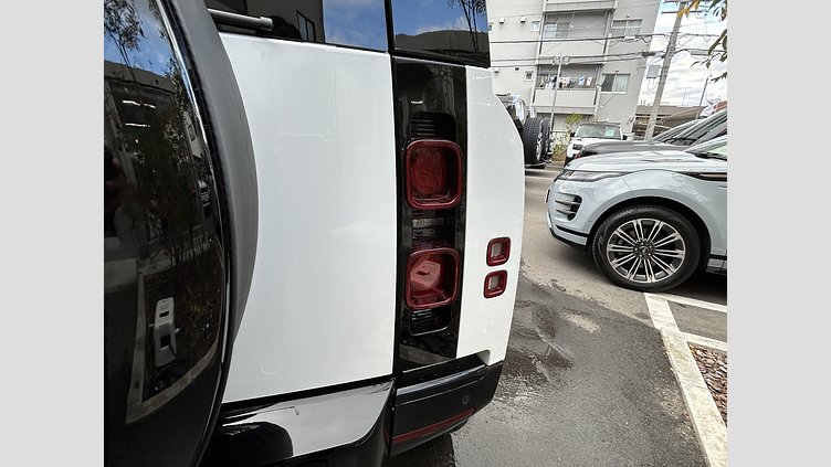 2023 認定中古車 Land Rover Defender 110 フジホワイト D300 AWD（AT） X-DYNAMIC HSE