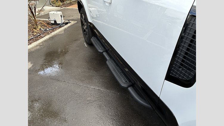 2023 認定中古車 Land Rover Defender 110 フジホワイト D300 AWD（AT） X-DYNAMIC HSE